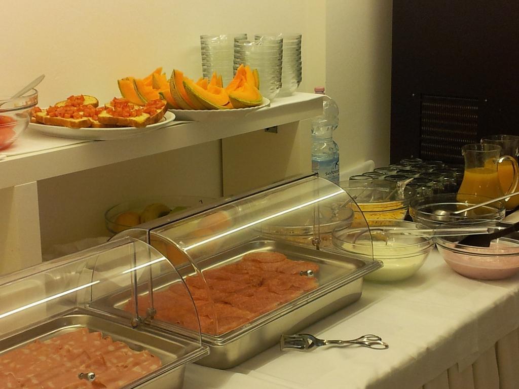 גראדו Hotel Moreri מראה חיצוני תמונה