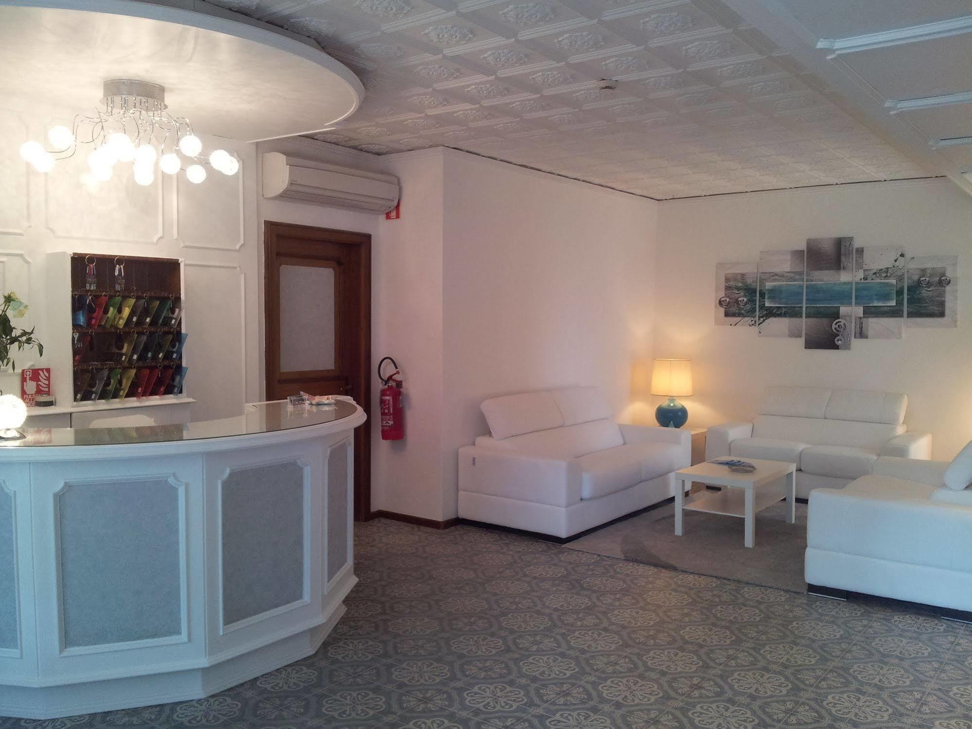 גראדו Hotel Moreri מראה חיצוני תמונה