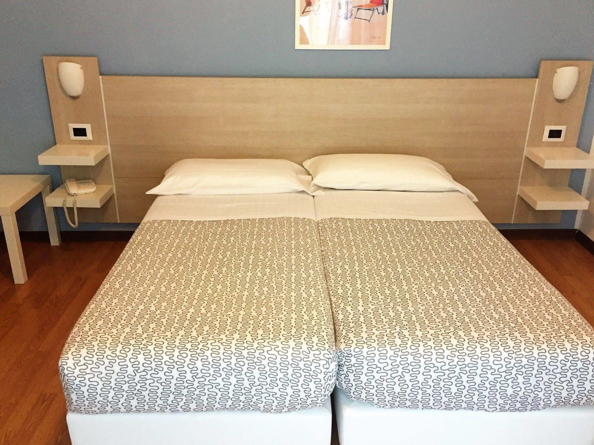 גראדו Hotel Moreri מראה חיצוני תמונה