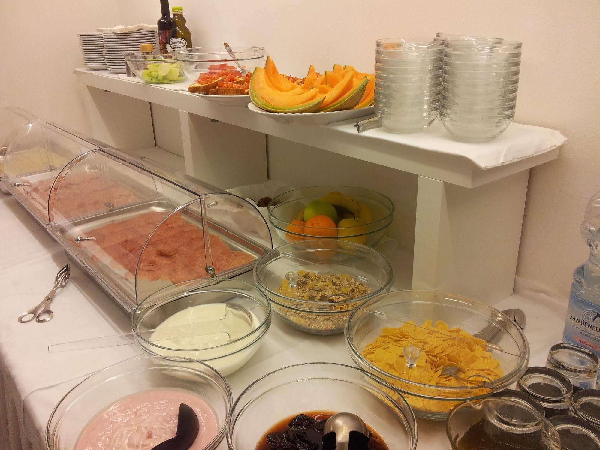 גראדו Hotel Moreri מראה חיצוני תמונה